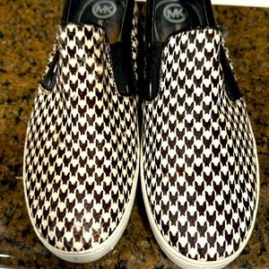 Michael Kors Women's Loafers Black Ivory Slip On Logo Size 7 1-/2